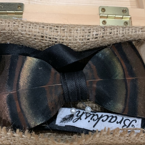 brackish real feather Bow tie. - Picture 3 of 10